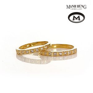 Nhẫn cưới gắn đá quý
